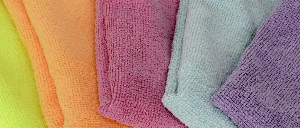Chiffons microfibre réutilisables pour un ménage responsable