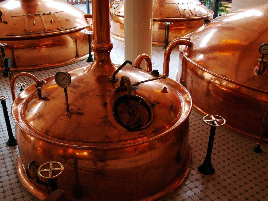 Cuves de brassage en cuivre — démonstration Brasserie des Cuves