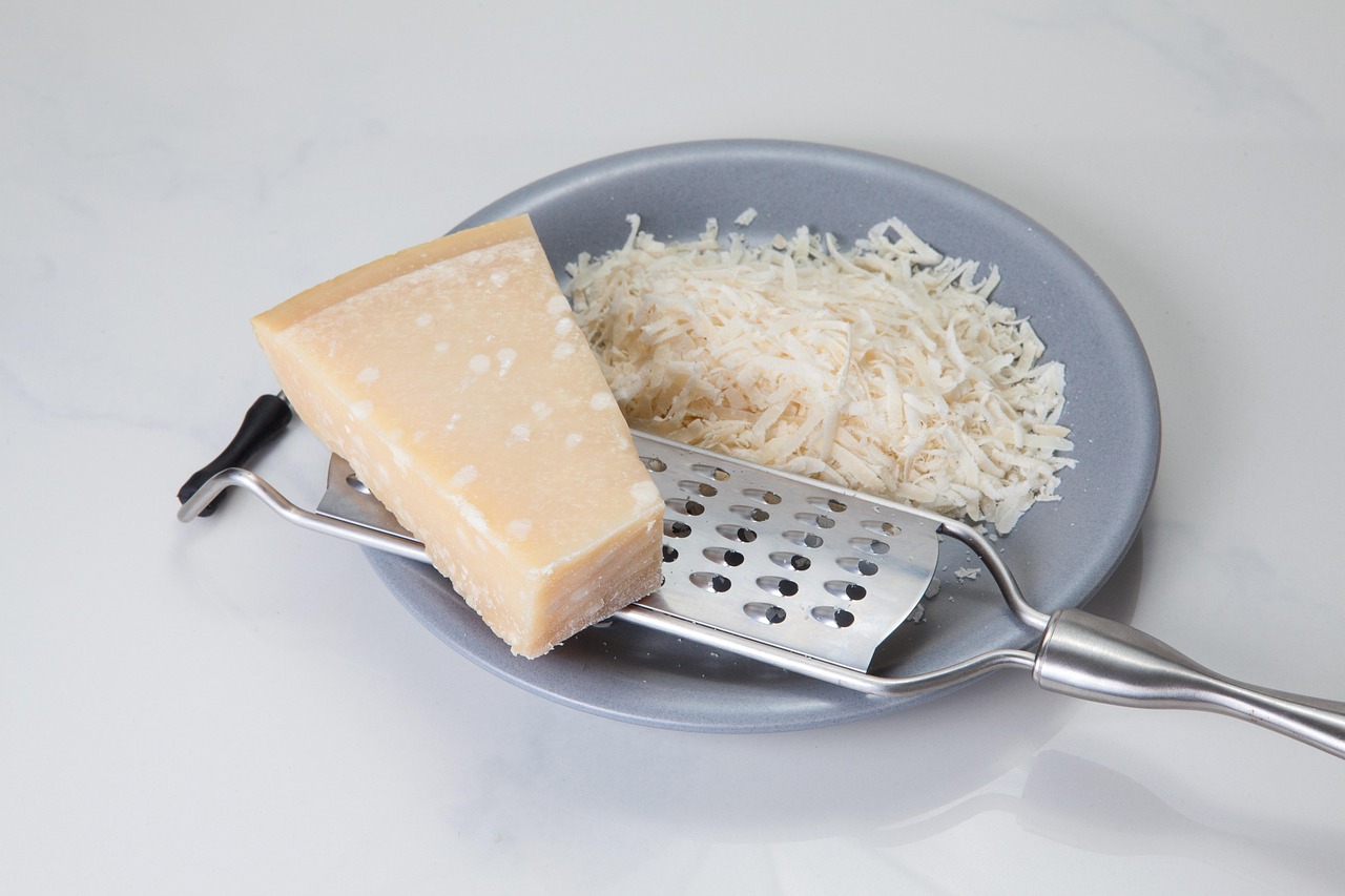 Fromage à pâte dure râpé en copeaux fins